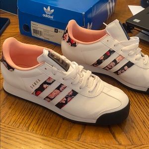 Nike Originals Flower Size 8 womens